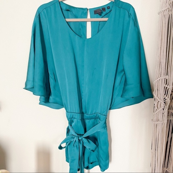 Guess Jade Green Butterfly Sleeves Romper - Picture 5 of 8